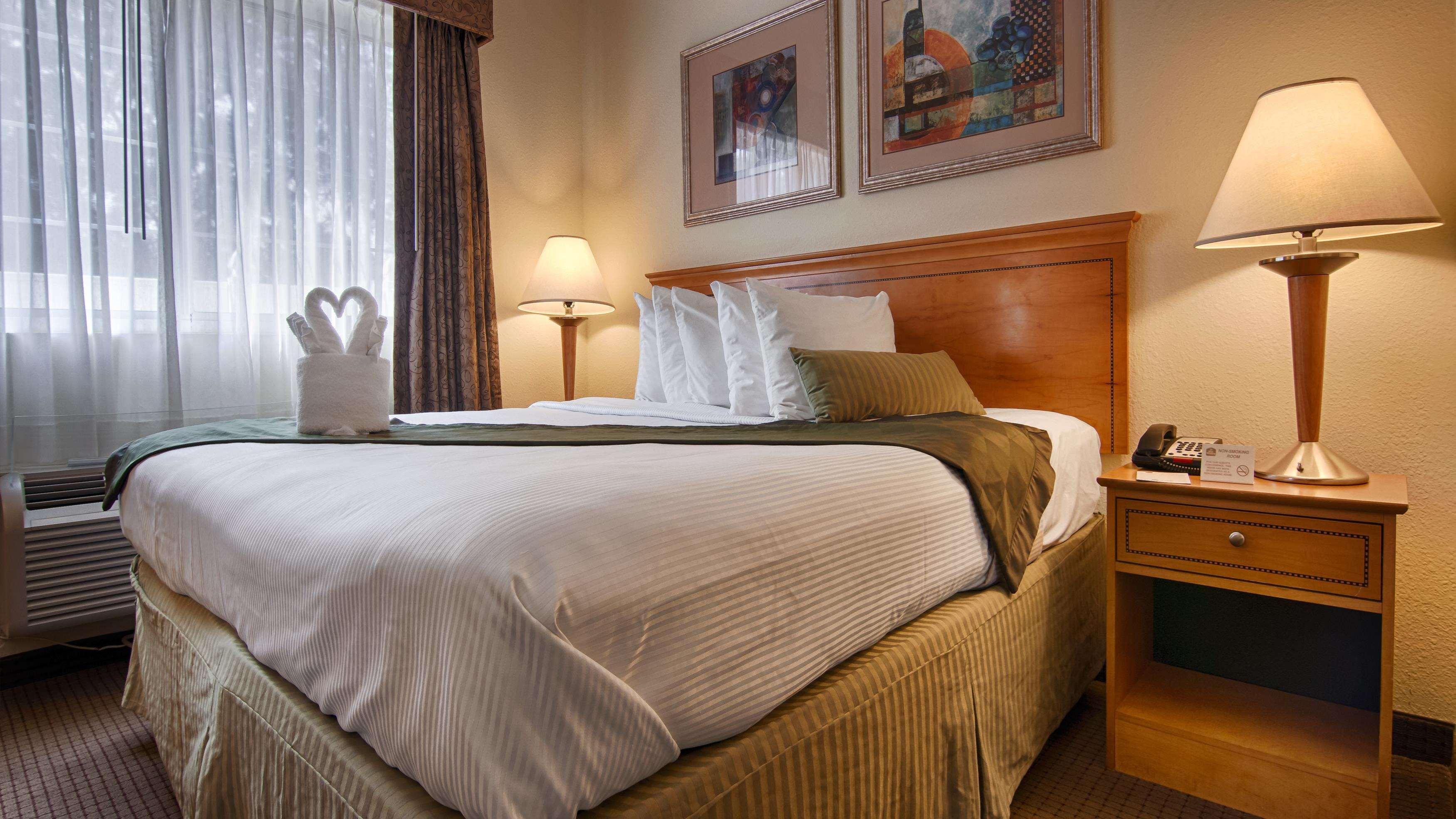 Best Western Plus Newport News Exterior photo