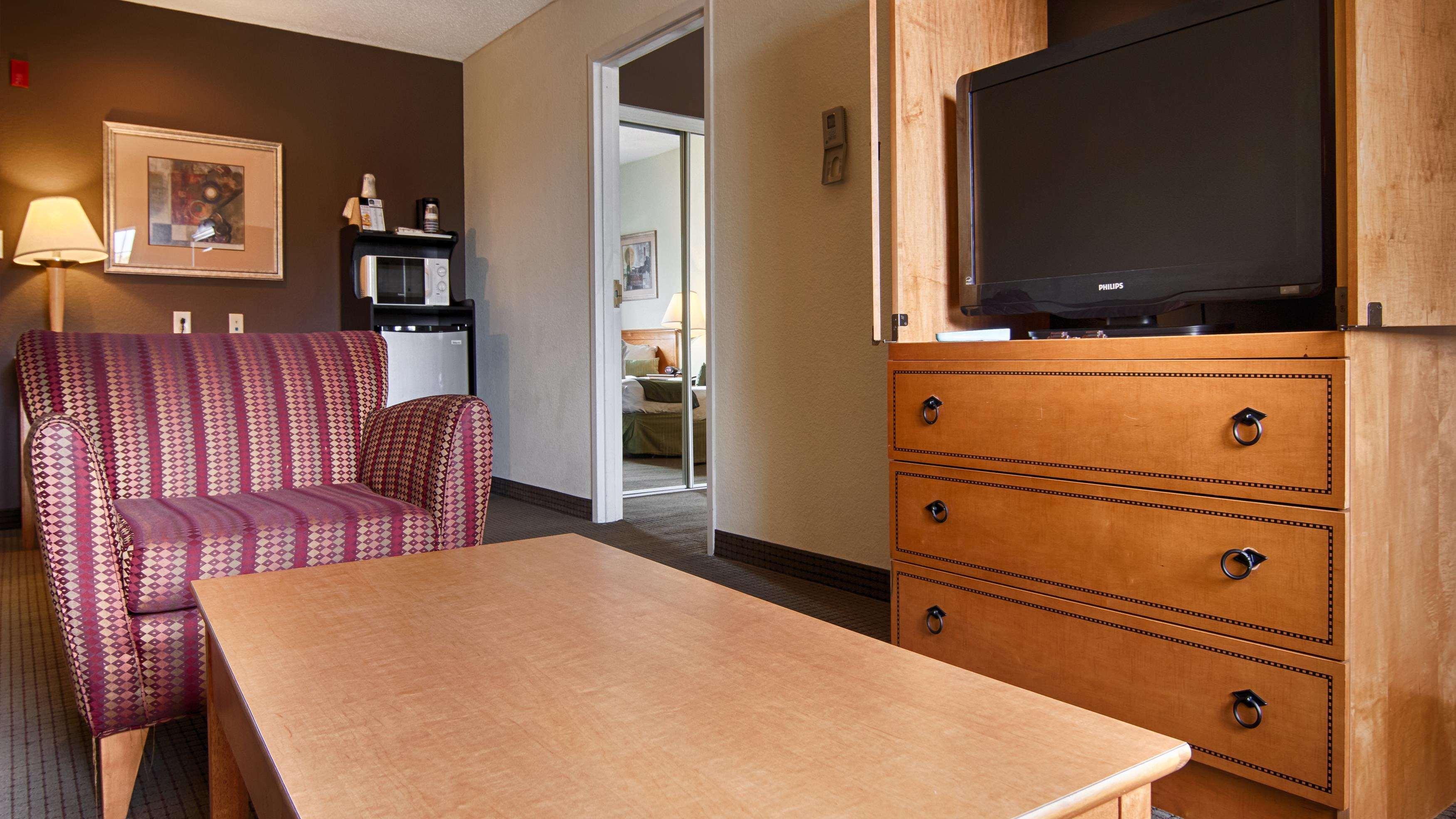Best Western Plus Newport News Exterior photo