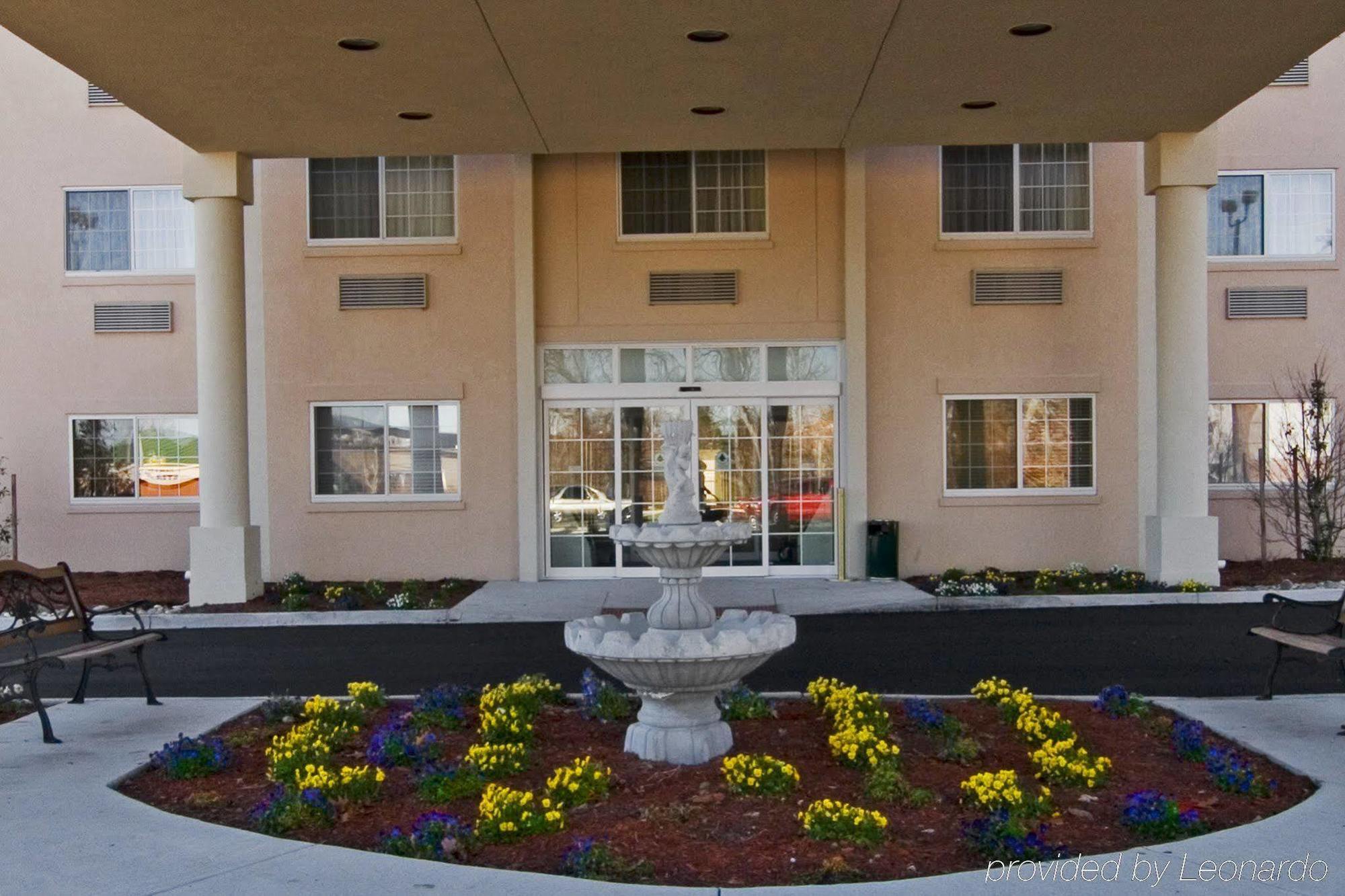 Best Western Plus Newport News Exterior photo