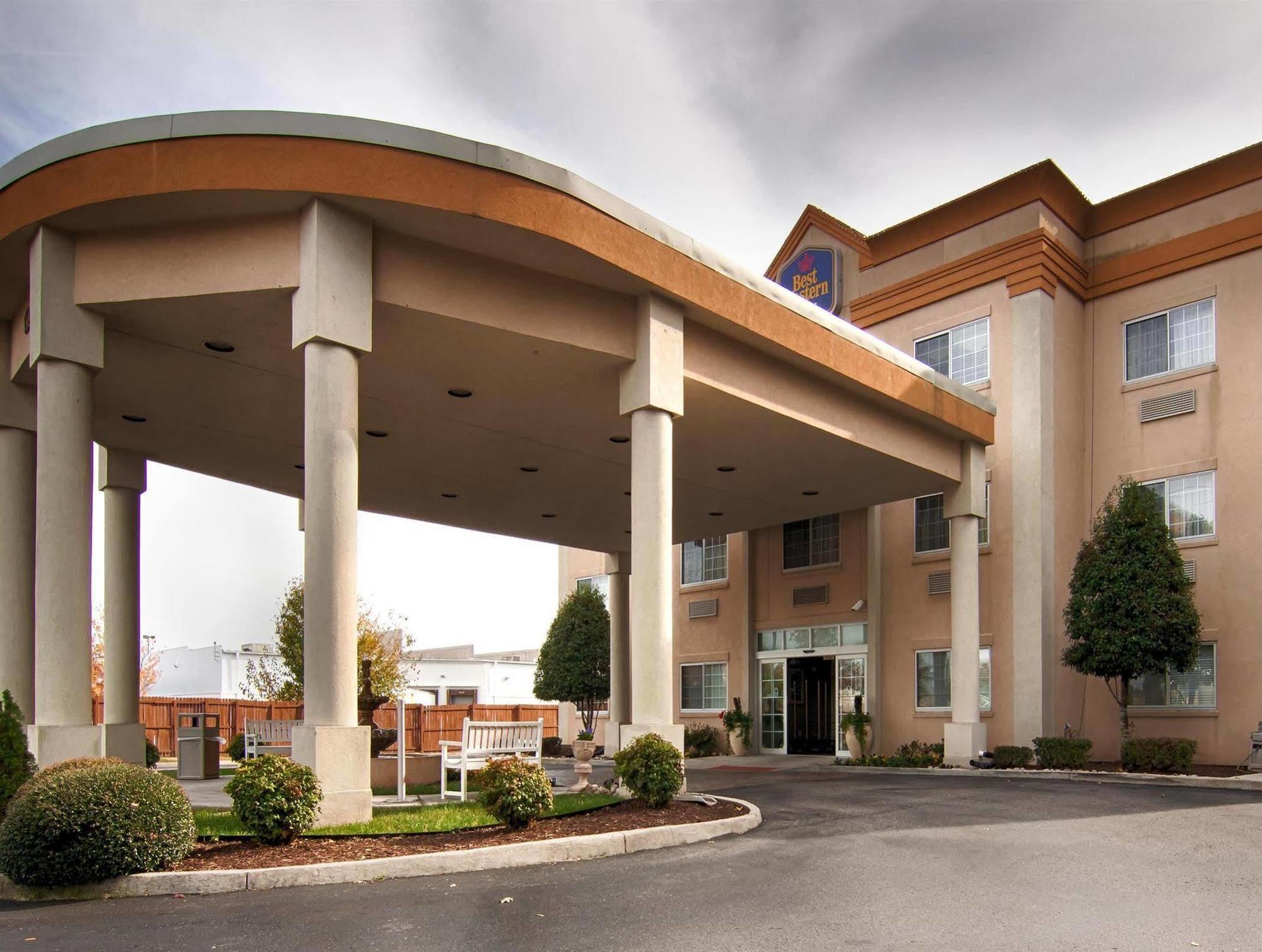 Best Western Plus Newport News Exterior photo
